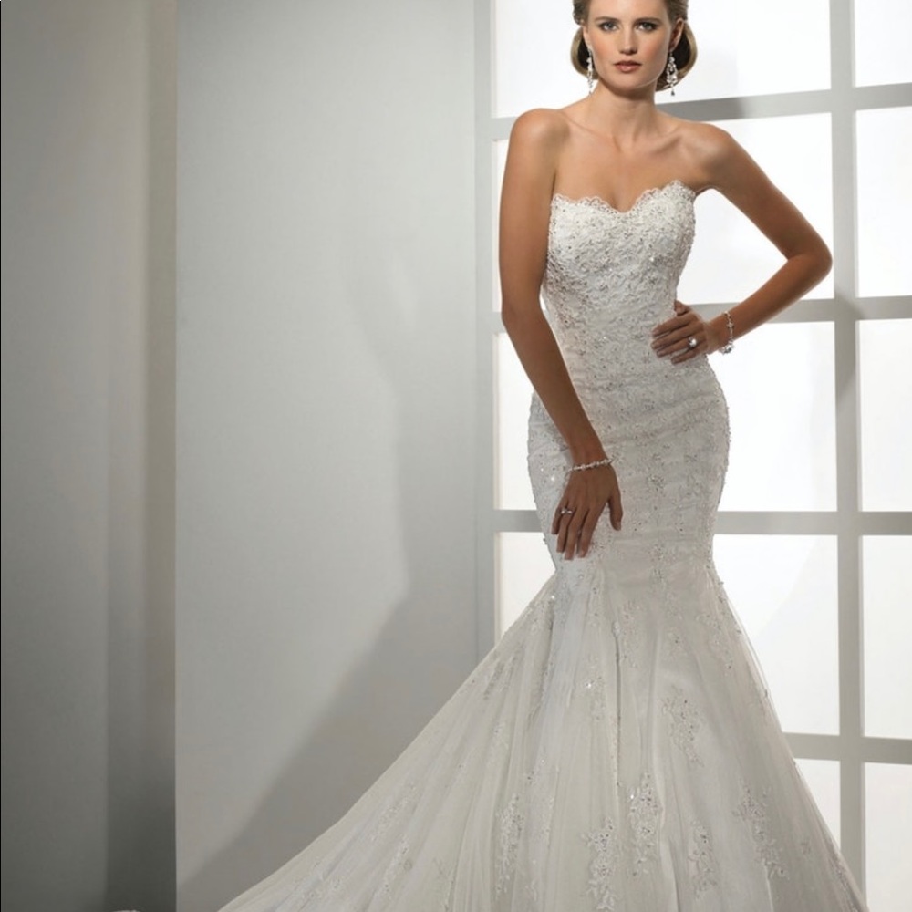 Maggie Sottero “Tracey” wedding gown in WHITE.